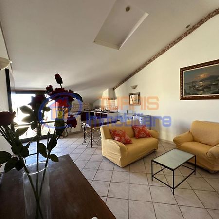 Апартаменти La Mansarda Di Via Galilei Порто-Торрес Екстер'єр фото